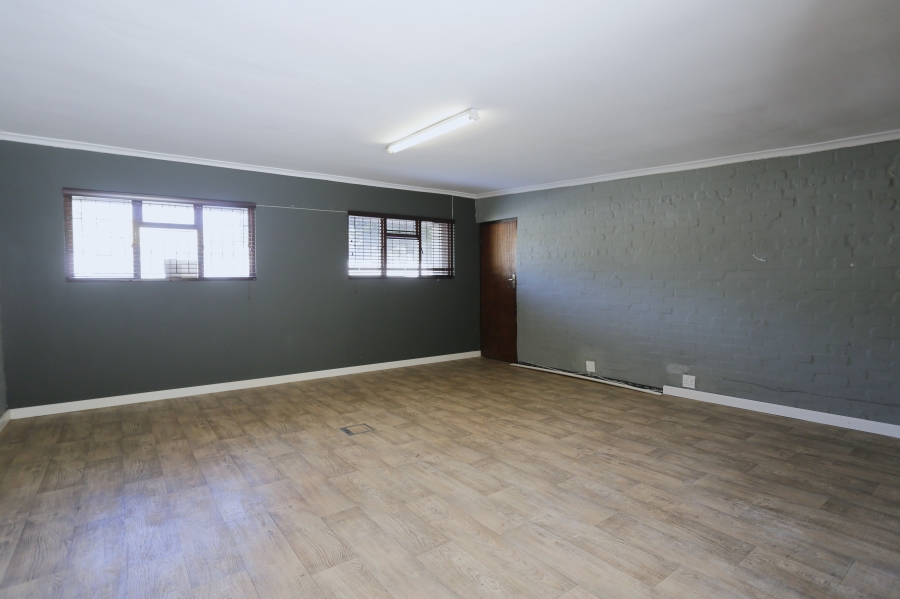 To Let 4 Bedroom Property for Rent in Tokai Western Cape